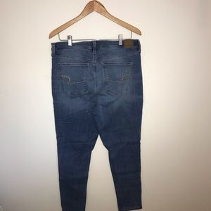American Eagle Super High-Rise Light Wash Jeggings